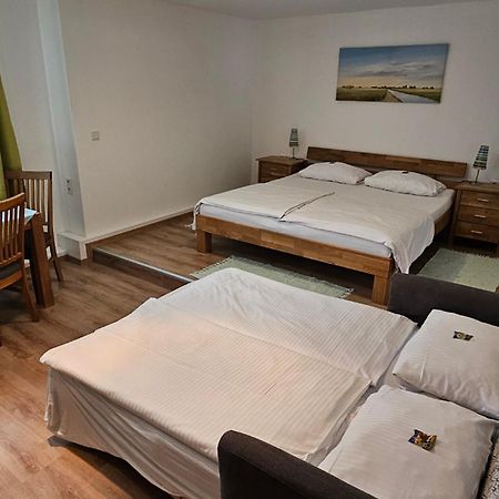 Hotel Hirsch גונצבורג מראה חיצוני תמונה