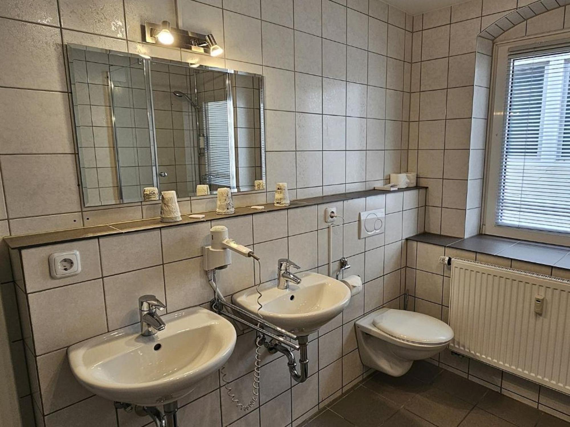 Hotel Hirsch גונצבורג מראה חיצוני תמונה