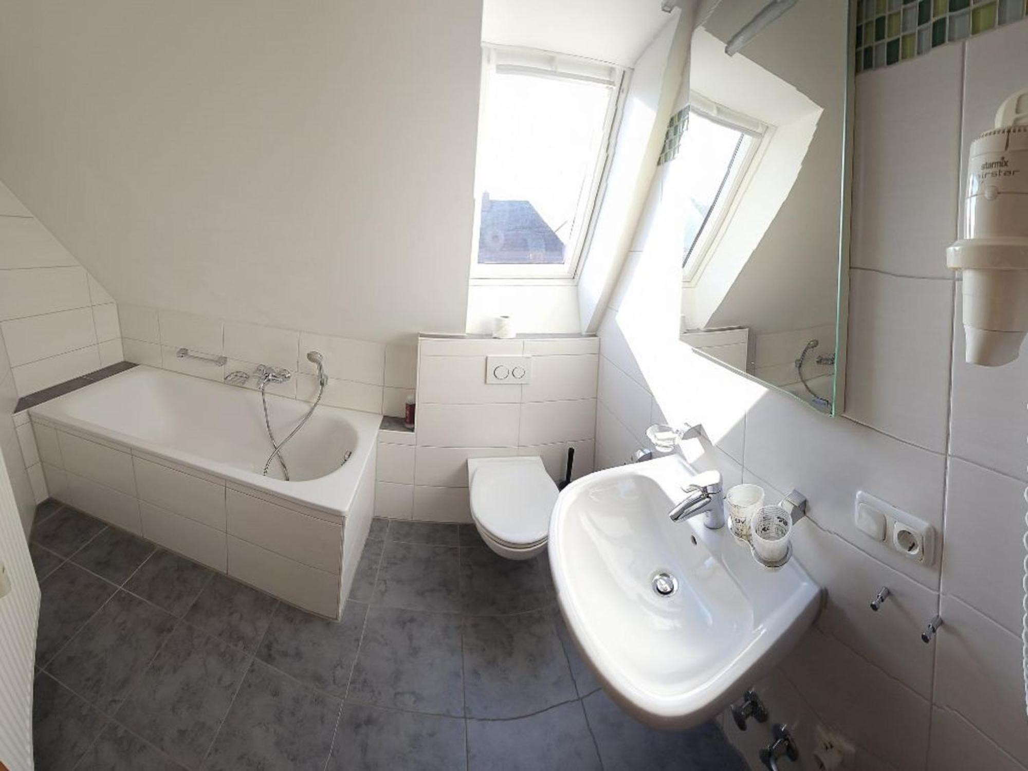 Hotel Hirsch גונצבורג מראה חיצוני תמונה