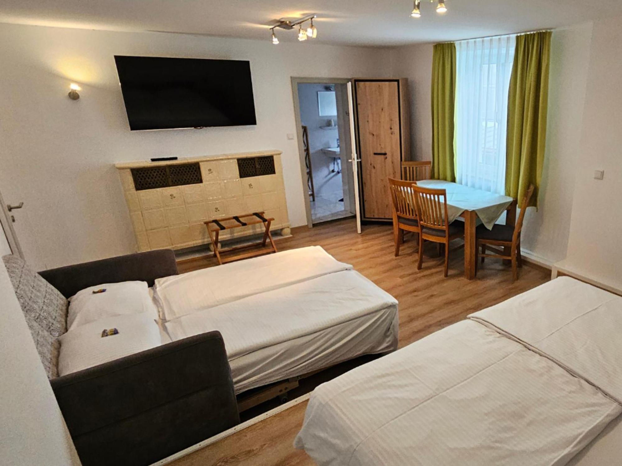 Hotel Hirsch גונצבורג מראה חיצוני תמונה